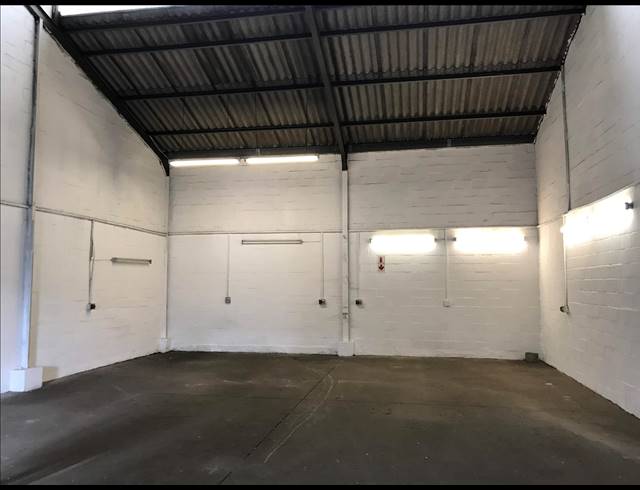 141M² FACTORY RENTED IN BEACONVALE